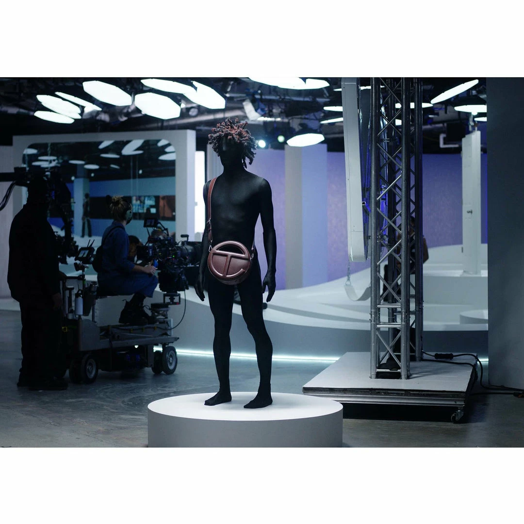 Outlet π Round Telfar Circle Bag - Chocolate 𧨠6 Round Telfar Circle Bag - Chocolate