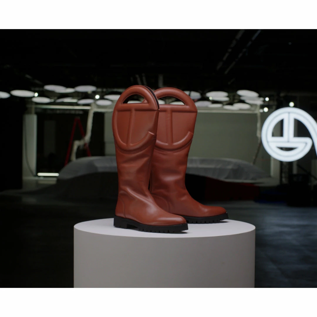 Outlet ๐ TELFAR Logo Boot - Tan ๐คฉ 8 TELFAR Logo Boot - Tan