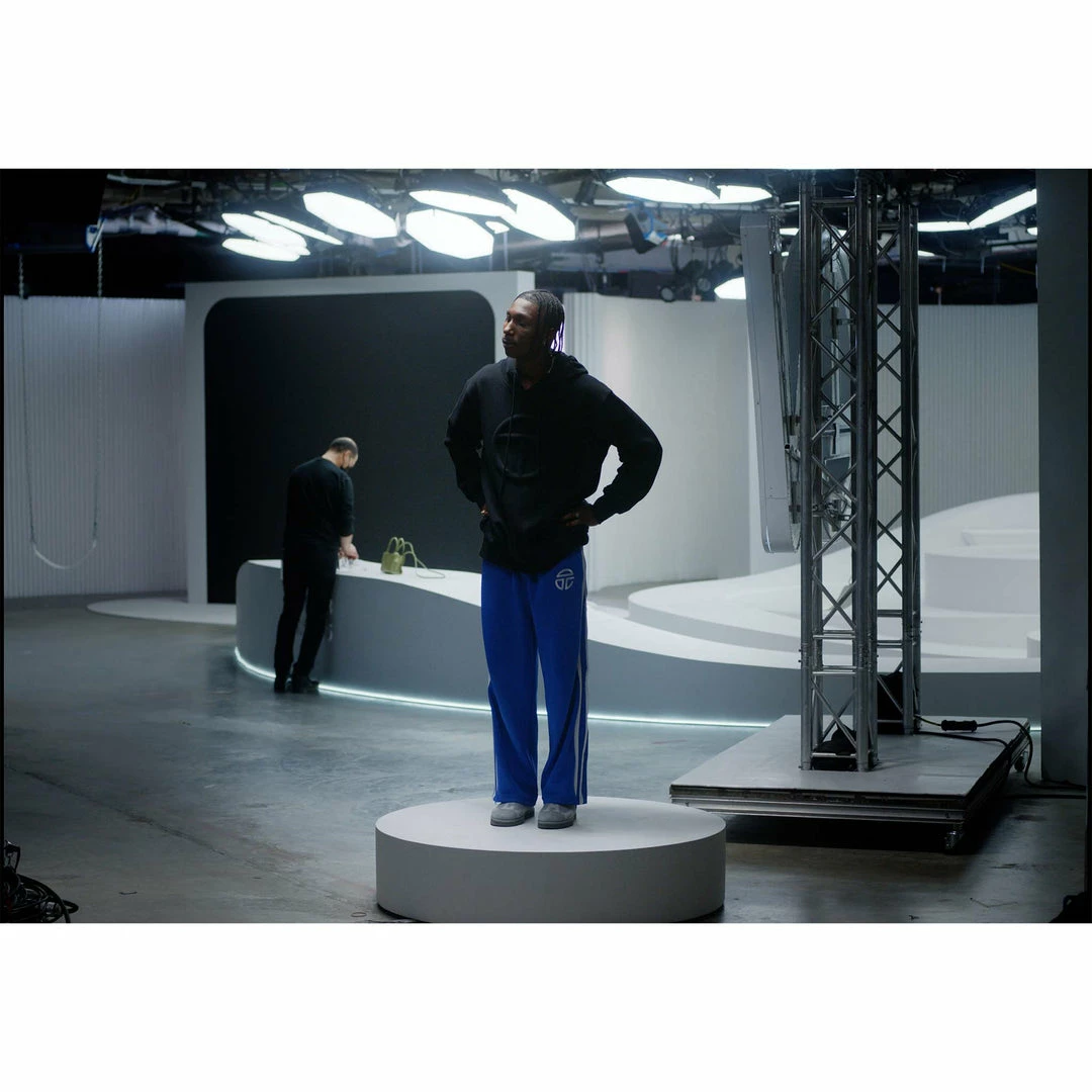 Promo ๐ TELFAR Embossed Hoodie - Grey โจ 4 TELFAR Embossed Hoodie - Grey